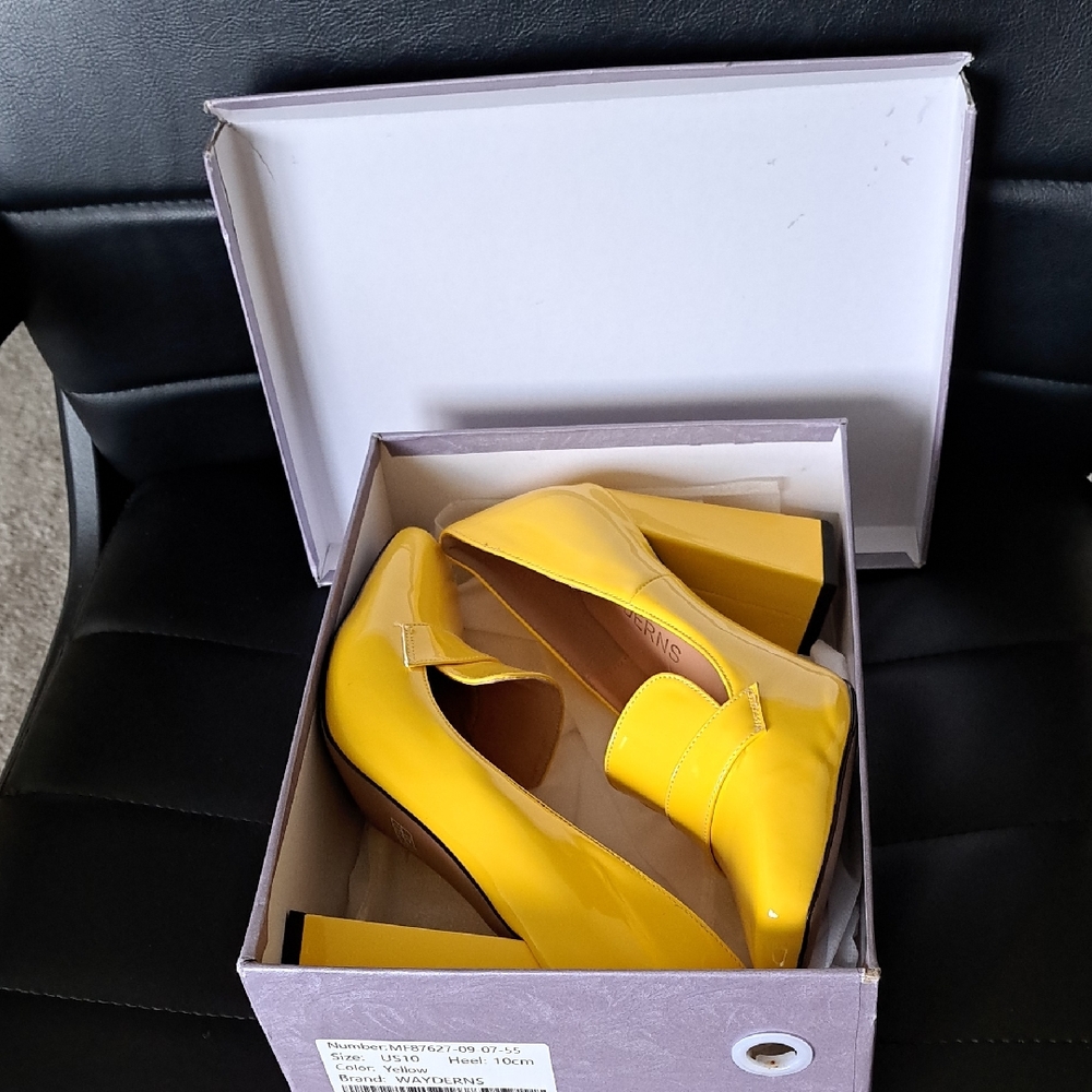 SEXY Loafer Pumps - Picture 2 of 11